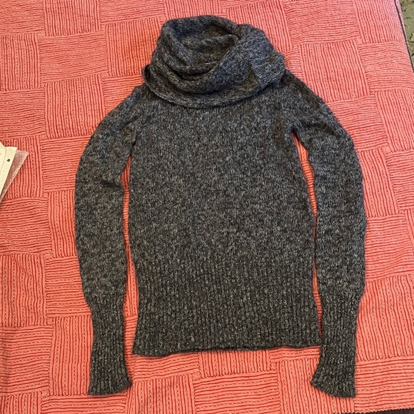 Wool blend turtleneck Women’s sweater - Picture 1 of 9